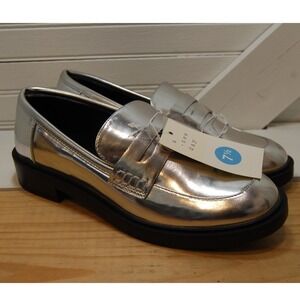 A New Silver Silver Jordan Loafers Women's 7 1/2 NWT Memory Foam Insoles